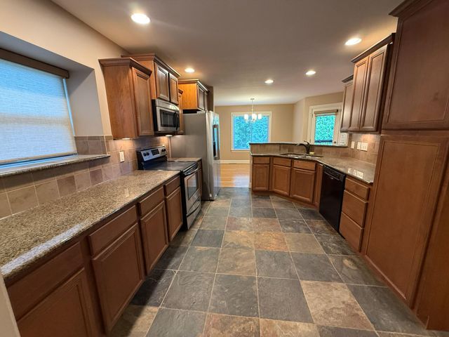 6802 STANWOOD DR, Columbia, MO 65203
