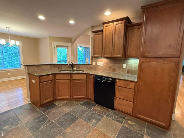 6802 STANWOOD DR, Columbia, MO 65203