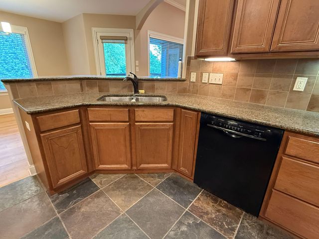 6802 STANWOOD DR, Columbia, MO 65203