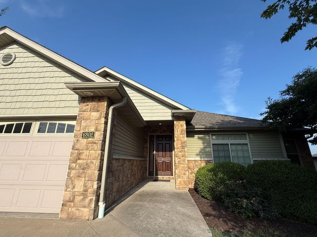 6802 STANWOOD DR, Columbia, MO 65203