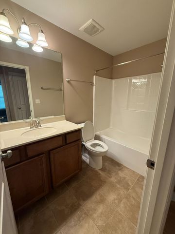 6802 STANWOOD DR, Columbia, MO 65203