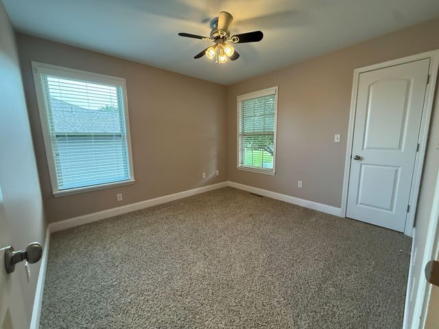 6802 STANWOOD DR, Columbia, MO 65203
