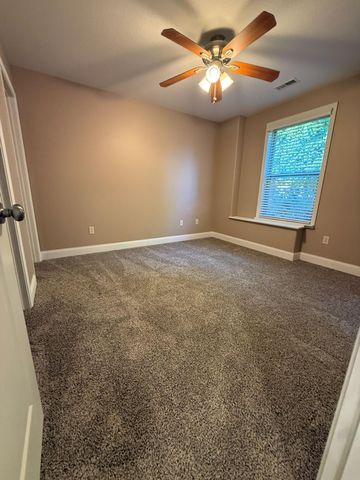 6802 STANWOOD DR, Columbia, MO 65203