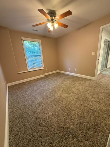 6802 STANWOOD DR, Columbia, MO 65203