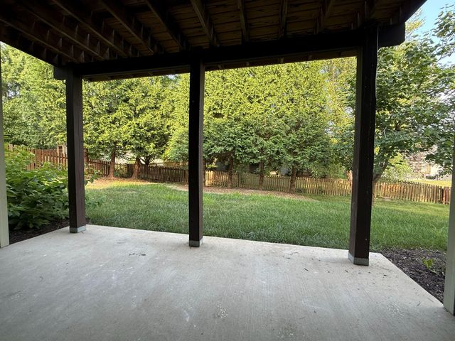6802 STANWOOD DR, Columbia, MO 65203