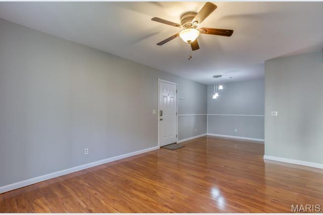 1464 Hawks Nest Court 27, St Charles, MO 63303