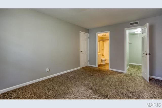 1464 Hawks Nest Court 27, St Charles, MO 63303