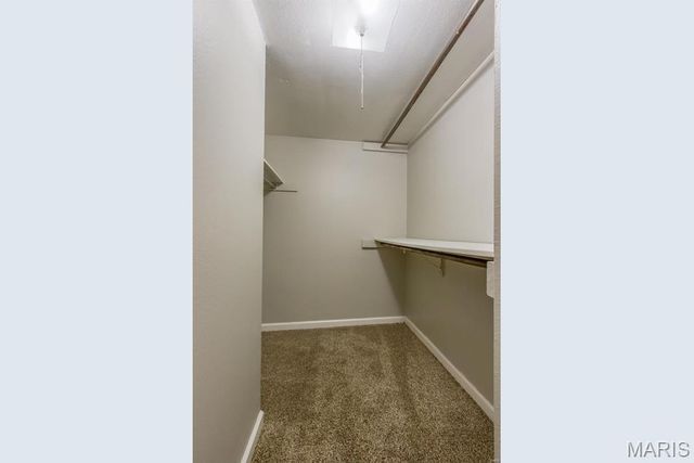 1464 Hawks Nest Court 27, St Charles, MO 63303