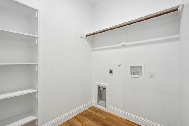 222 Cheyenne Trail, Alvarado, TX 76009