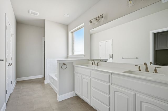 222 Cheyenne Trail, Alvarado, TX 76009