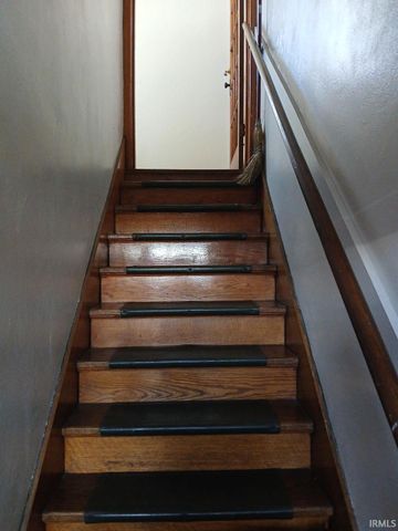 337 Lincoln Way, South Bend, IN 46601