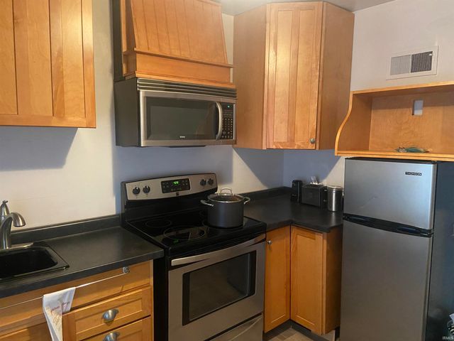 337 Lincoln Way, South Bend, IN 46601