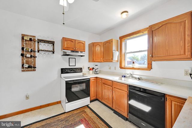 1801 URSINUS AVE, Lancaster, PA 17603