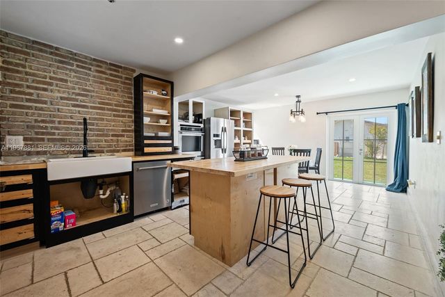 296 Navajo St, Miami Springs, FL 33166