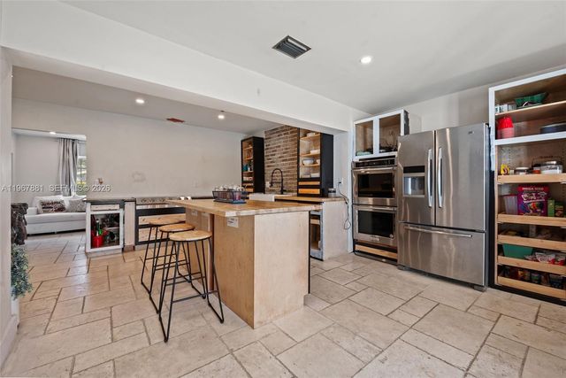 296 Navajo St, Miami Springs, FL 33166