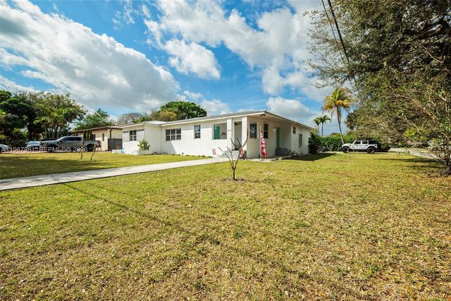 296 Navajo St, Miami Springs, FL 33166