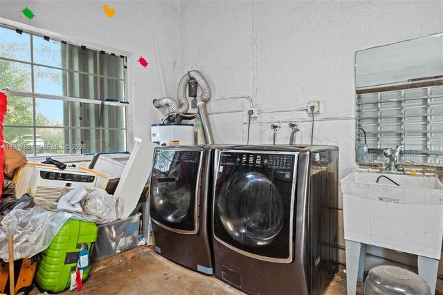 296 Navajo St, Miami Springs, FL 33166