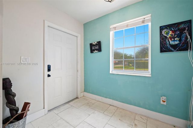 296 Navajo St, Miami Springs, FL 33166