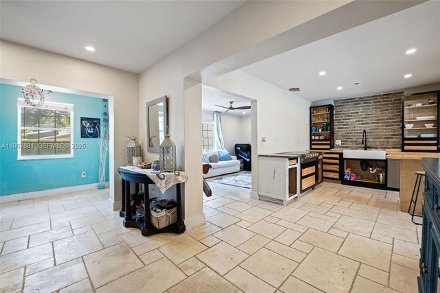 296 Navajo St, Miami Springs, FL 33166