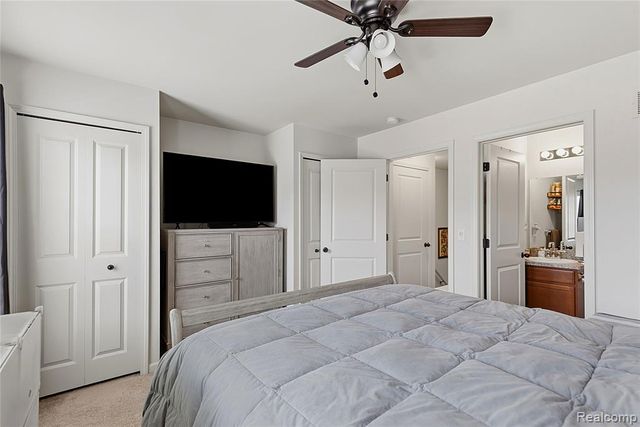 561 Parkdale Lane, Ferndale, MI 48220