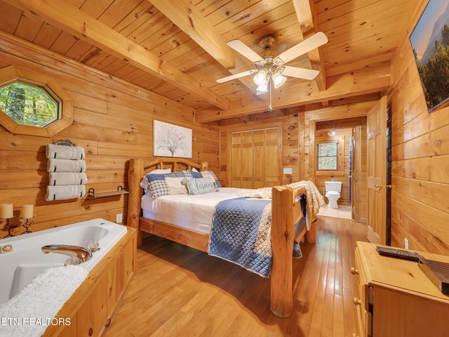1806 Mossy Tr, Sevierville, TN 37876