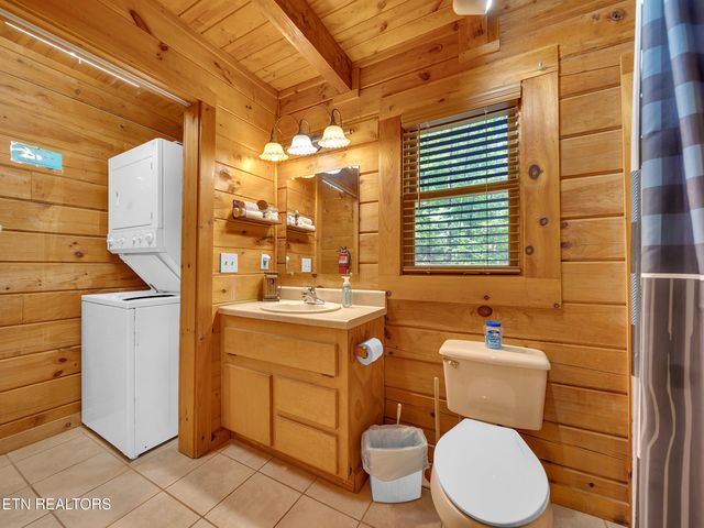 1806 Mossy Tr, Sevierville, TN 37876