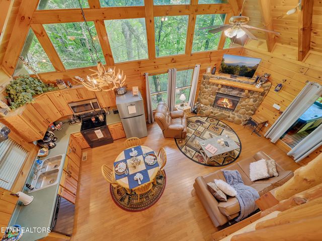 1806 Mossy Tr, Sevierville, TN 37876