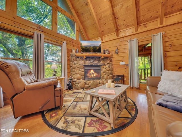 1806 Mossy Tr, Sevierville, TN 37876