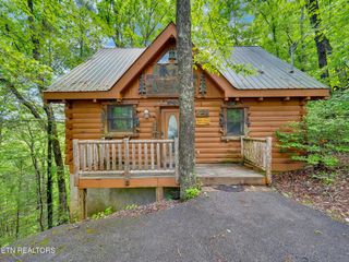 1806 Mossy Tr, Sevierville, TN 37876