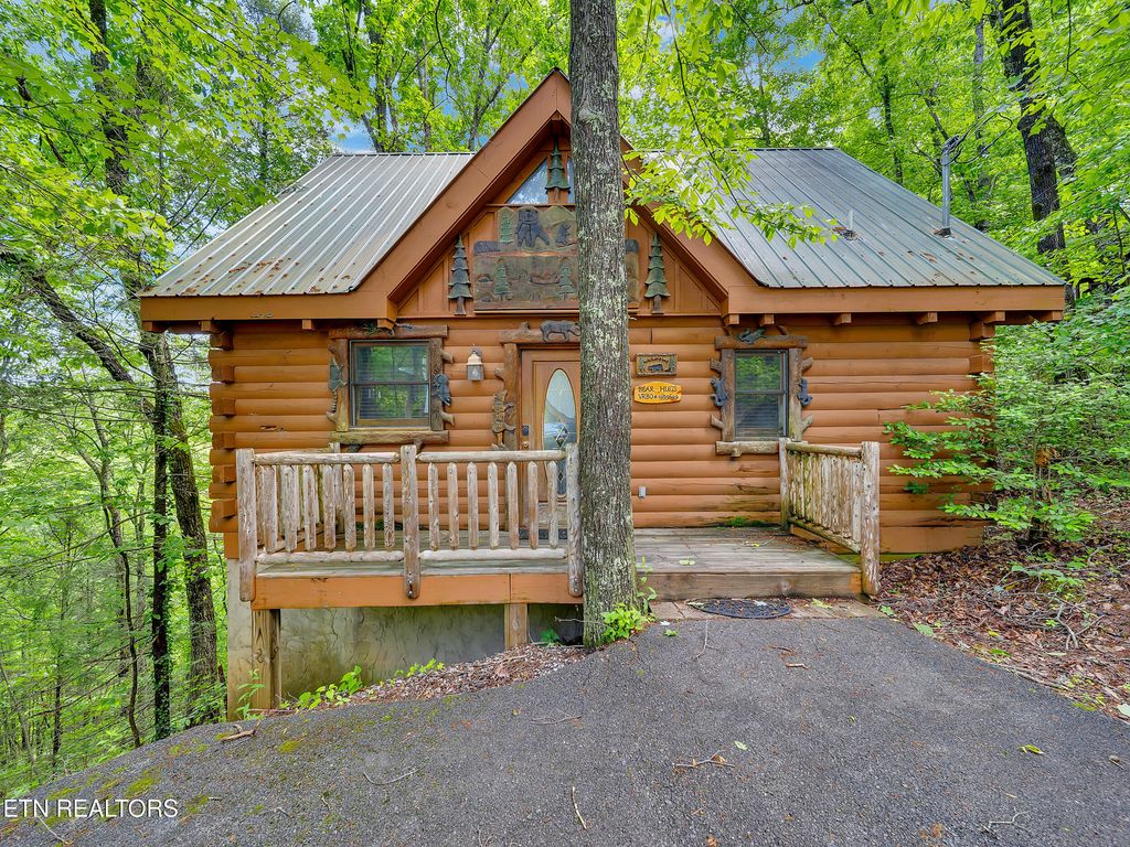1806 Mossy Tr, Sevierville, TN 37876