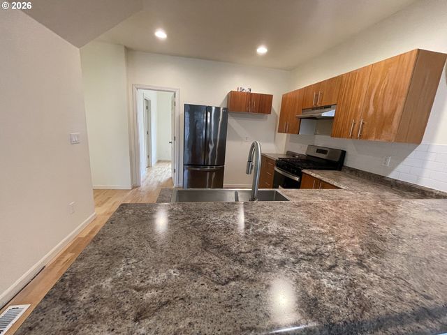 16735 Sw BASELINE Rd, Beaverton, OR 97006