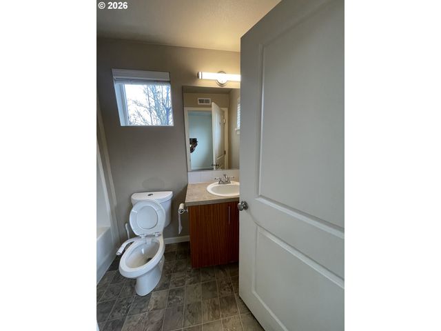 16735 Sw BASELINE Rd, Beaverton, OR 97006