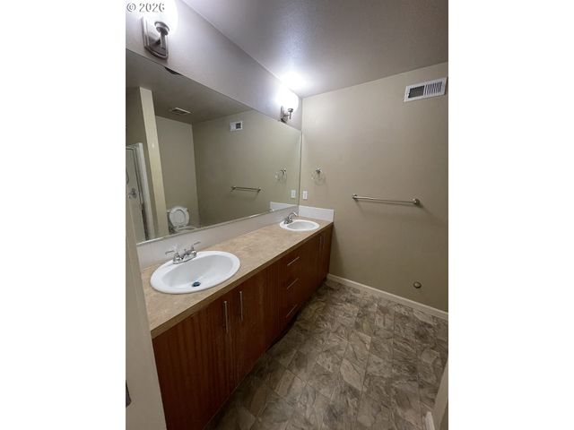 16735 Sw BASELINE Rd, Beaverton, OR 97006