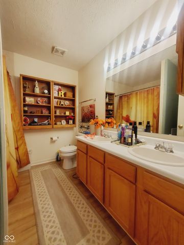 10916 Meadow Lake Drive, Indianapolis, IN 46229