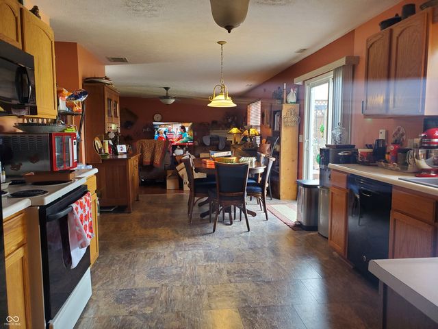 10916 Meadow Lake Drive, Indianapolis, IN 46229