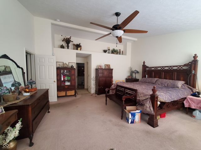 10916 Meadow Lake Drive, Indianapolis, IN 46229