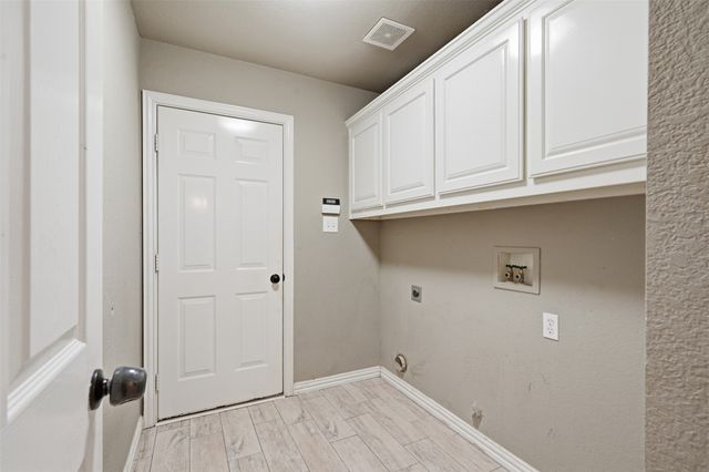 900 Muirfield Drive, Mansfield, TX 76063