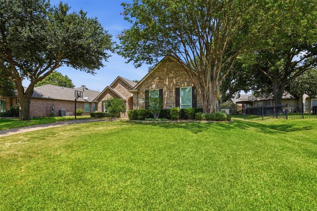 900 Muirfield Drive, Mansfield, TX 76063