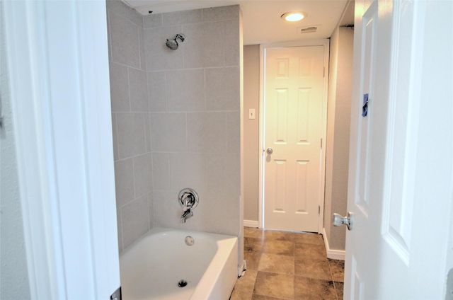 16120 Stuebner Airline Road 601, Spring, TX 77379