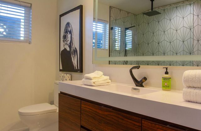 1423 E San Lorenzo Road, Palm Springs, CA 92264