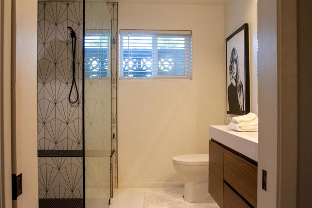 1423 E San Lorenzo Road, Palm Springs, CA 92264