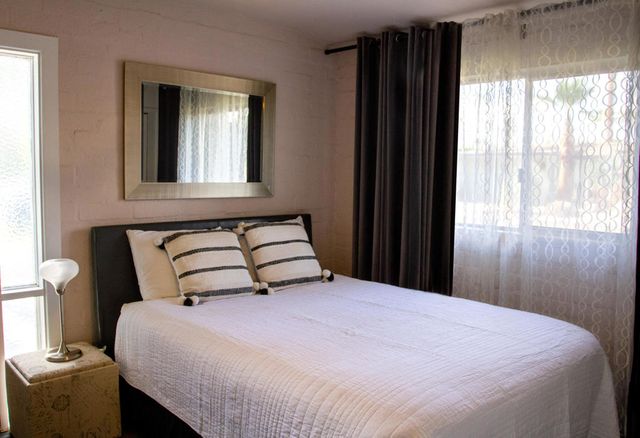 1423 E San Lorenzo Road, Palm Springs, CA 92264