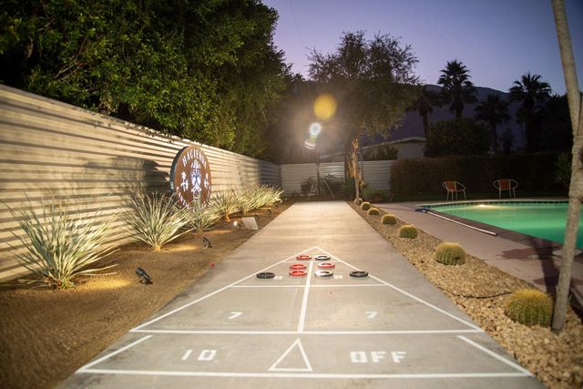 1423 E San Lorenzo Road, Palm Springs, CA 92264