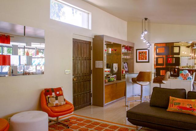 1423 E San Lorenzo Road, Palm Springs, CA 92264