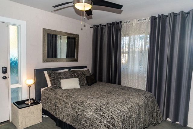 1423 E San Lorenzo Road, Palm Springs, CA 92264