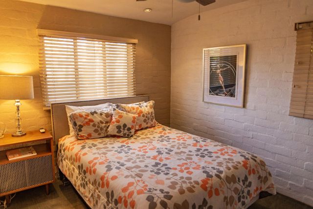 1423 E San Lorenzo Road, Palm Springs, CA 92264