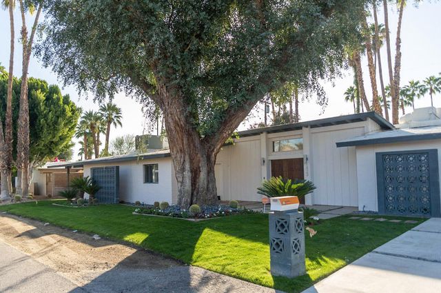 1423 E San Lorenzo Road, Palm Springs, CA 92264