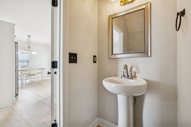 7701 Poplar Ridge Dr, Nashville, TN 37221