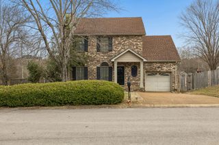7701 Poplar Ridge Dr, Nashville, TN 37221