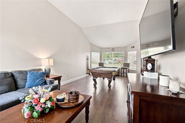 696 Corte Vina, Camarillo, CA 93010